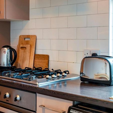 1 Bd Apt In Historical W Belfast Close To Centre Экстерьер фото